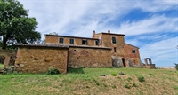 tuscan farmhouse montisi - 3