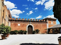 important estate with castle - 2