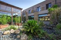 modern 4-star hotel - 1