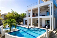 successful air bnb placencia - 2