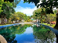 established freehold resort hotel - 1