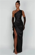 expanding online womenswear boutique - 3