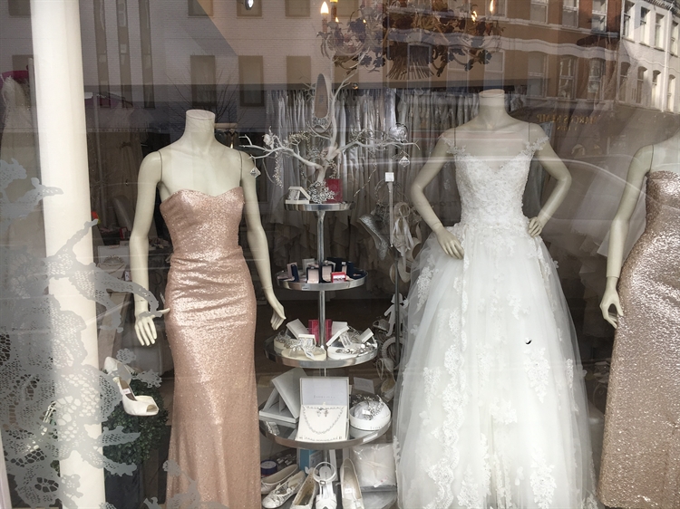 Awesome Elegant Wedding Dresses On Mannequins