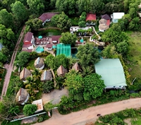 established freehold resort hotel - 3