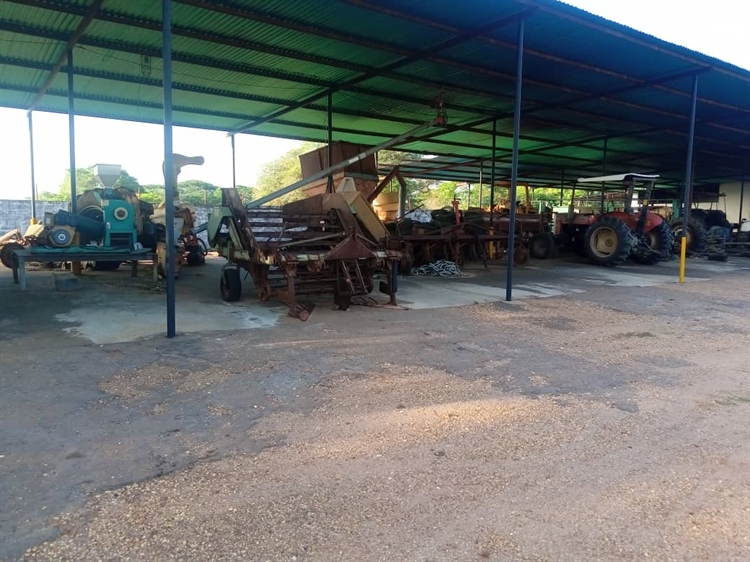 Buy a fertile 2,600 acre farm, 350.00 per acre in bolivar for sale