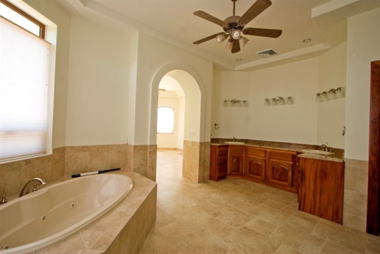 Buy an ocean view villa in playas del coco