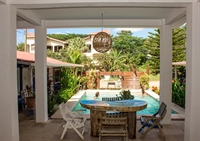 established hostel playa tamarindo - 2