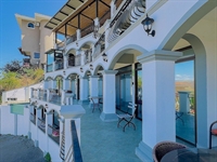 ocean-view boutique hotel playas - 3