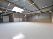 commercial space saint thibault