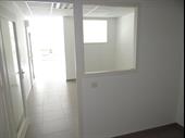 commercial space of 77m2