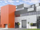 industrial space of 462m2