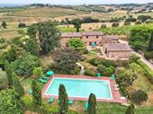 farm with vineyard montepulciano