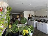 fully licensed restaurant komuni