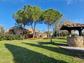 typical tuscan farm val