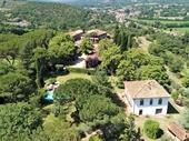 wine estate tuscany for