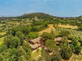 farm with vineyard montepulciano