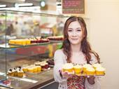 busy well-known cantonese cake