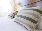 50 rooms hotel for