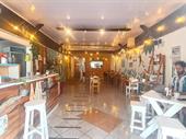 well established restaurant café