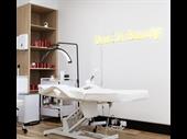beauty salon fully equipped