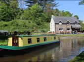 established narrowboat holiday hire