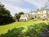 excellently presented 30-bedroom en-suite