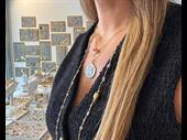 elegant sophisticated jewelry store