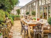 tasmania food events accommodation