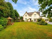 established well presented 6-bedroom