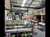 thriving deli with liquor