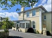 luxurious detached 5-star boutique