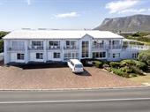 luxury guesthouse gansbaai breeze