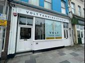 popular established tanning salon