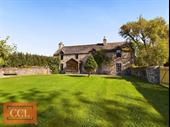 idyllic holiday cottages campsite