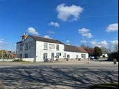 lucrative pub with 7