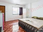 33-room apartment building with