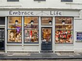beautifully presented independent gift