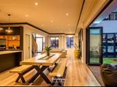 holiday guest house air