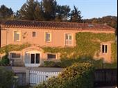 sucessful hostel tourism business