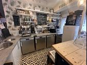 café retail salon multiple