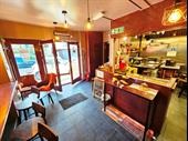 recently closed-cafe with full