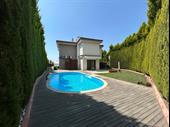 villa with pool altınoluk