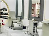 fully equipped ladies salon