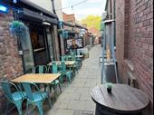 sports bar eatery for