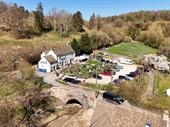 idyllic cotswold country pub