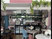 fully equipped daytime café