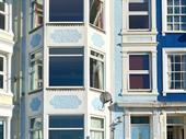 established 5-room seafront b&