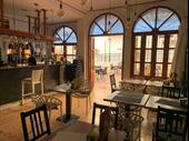 well-presented turnkey café bar