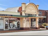 established jewellery gift store