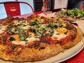 thriving pizza restaurant seller